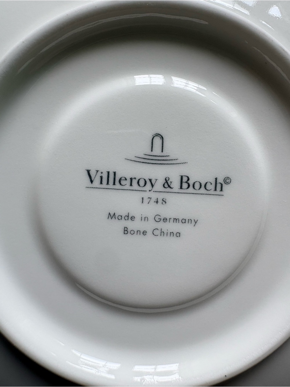 Set of 3-Villeroy and Boch Royal Weiss Fine Bone cups & saucers- made in Germany - Picture 5 of 15